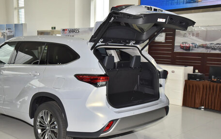 Toyota Highlander, 2026 год, 5 090 000 рублей, 39 фотография