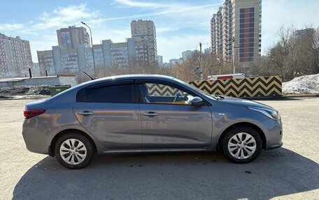 KIA Rio IV, 2018 год, 1 325 000 рублей, 3 фотография