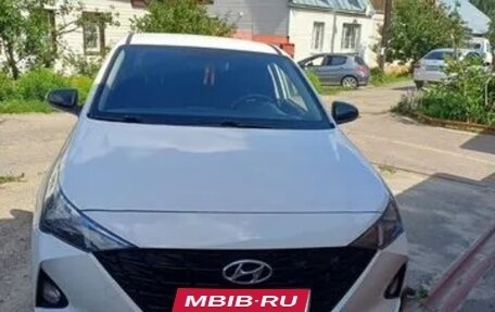 Hyundai Solaris II рестайлинг, 2022 год, 2 000 000 рублей, 1 фотография