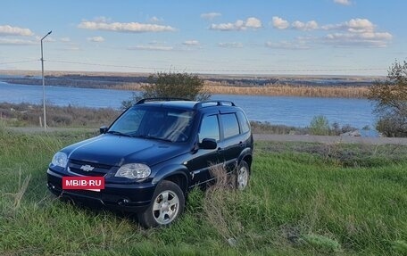 Chevrolet Niva I рестайлинг, 2011 год, 490 000 рублей, 2 фотография
