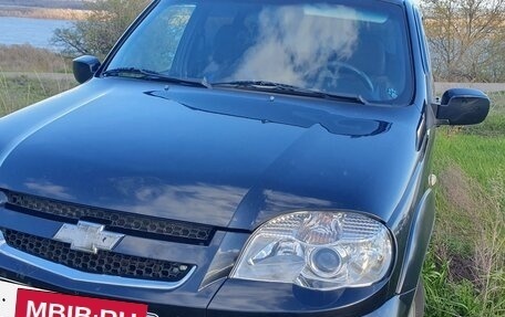 Chevrolet Niva I рестайлинг, 2011 год, 490 000 рублей, 3 фотография