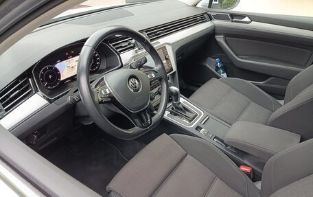 Volkswagen Passat B8 рестайлинг, 2019 год, 2 300 000 рублей, 12 фотография