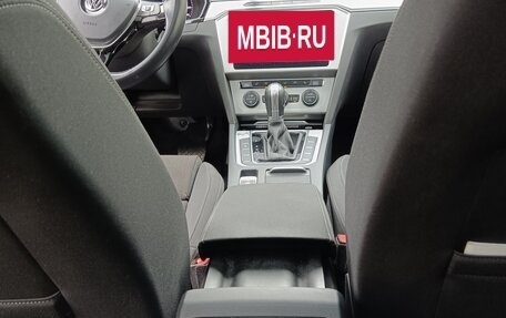 Volkswagen Passat B8 рестайлинг, 2019 год, 2 300 000 рублей, 15 фотография