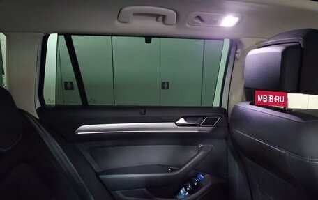 Volkswagen Passat B8 рестайлинг, 2019 год, 2 300 000 рублей, 25 фотография