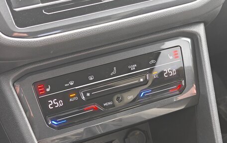 Volkswagen Tiguan II, 2022 год, 3 230 000 рублей, 23 фотография