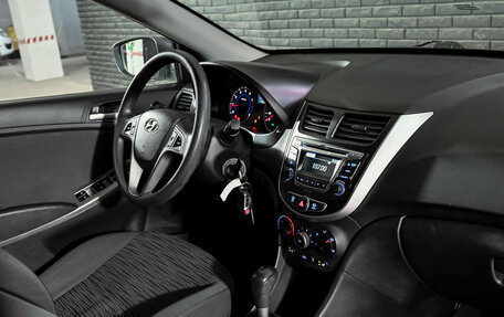 Hyundai Solaris II рестайлинг, 2015 год, 1 065 000 рублей, 16 фотография