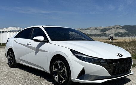 Hyundai Elantra, 2022 год, 1 690 000 рублей, 1 фотография
