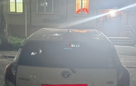 Toyota Aqua I, 2016 год, 555 000 рублей, 6 фотография