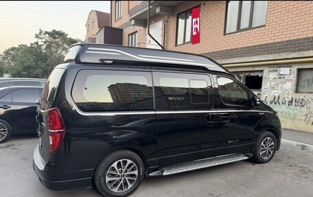 Hyundai Grand Starex Grand Starex I рестайлинг 2, 2019 год, 4 300 000 рублей, 3 фотография