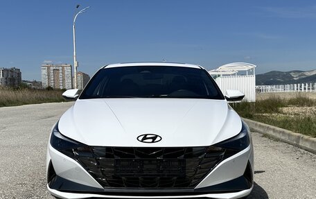 Hyundai Elantra, 2022 год, 1 690 000 рублей, 2 фотография