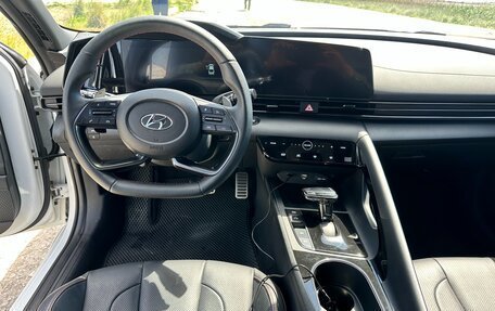 Hyundai Elantra, 2022 год, 1 690 000 рублей, 14 фотография