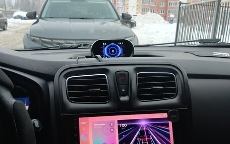 Renault Logan II, 2018 год, 840 000 рублей, 5 фотография