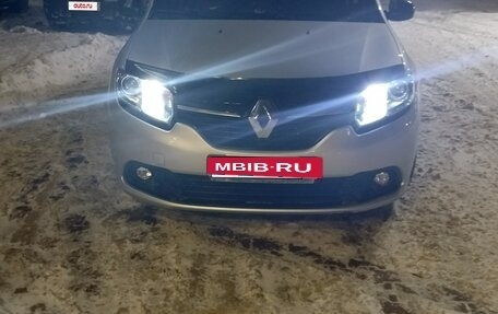 Renault Logan II, 2018 год, 840 000 рублей, 4 фотография