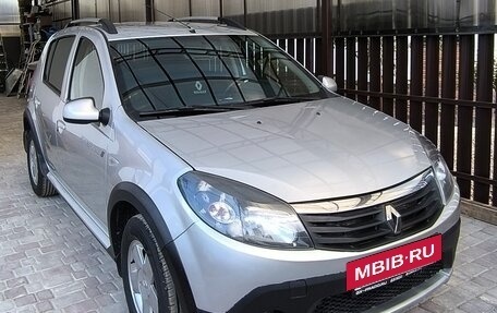 Renault Sandero I, 2014 год, 900 000 рублей, 2 фотография