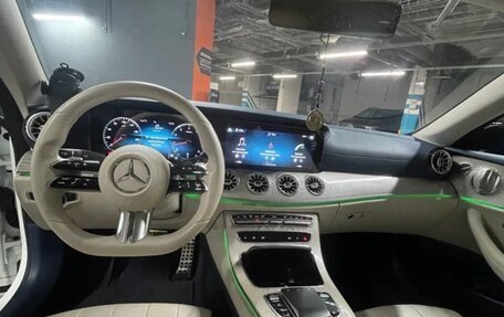 Mercedes-Benz E-Класс, 2021 год, 5 500 000 рублей, 8 фотография