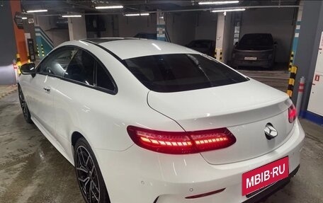 Mercedes-Benz E-Класс, 2021 год, 5 500 000 рублей, 6 фотография