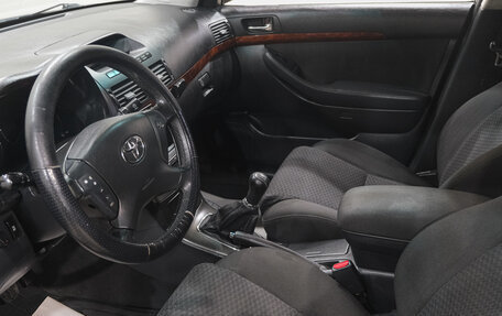 Toyota Avensis III рестайлинг, 2005 год, 749 000 рублей, 13 фотография