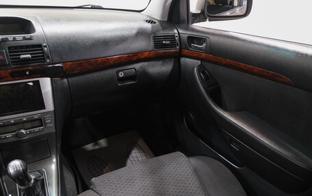 Toyota Avensis III рестайлинг, 2005 год, 749 000 рублей, 17 фотография