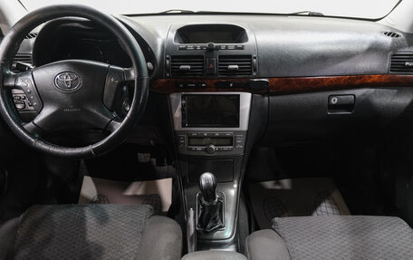 Toyota Avensis III рестайлинг, 2005 год, 749 000 рублей, 18 фотография