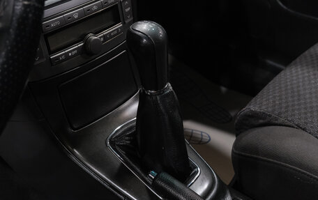 Toyota Avensis III рестайлинг, 2005 год, 749 000 рублей, 23 фотография