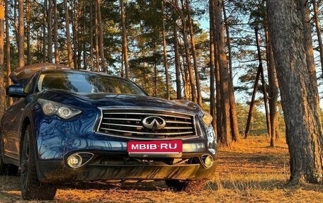 Infiniti FX II, 2012 год, 2 000 000 рублей, 26 фотография