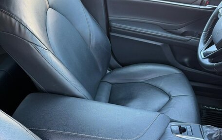 Toyota Camry, 2018 год, 2 900 000 рублей, 10 фотография