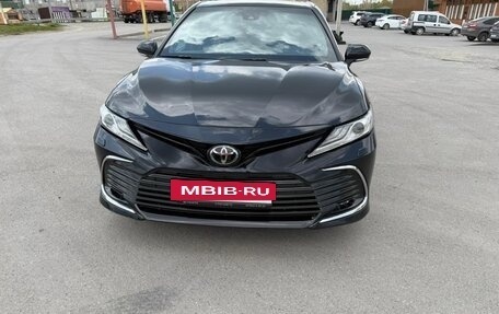 Toyota Camry, 2018 год, 2 900 000 рублей, 2 фотография