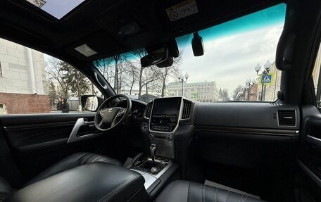 Toyota Land Cruiser 200, 2019 год, 6 400 000 рублей, 3 фотография