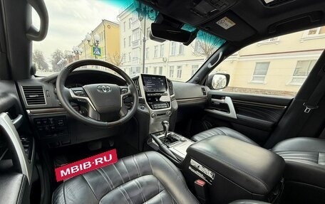 Toyota Land Cruiser 200, 2019 год, 6 400 000 рублей, 5 фотография