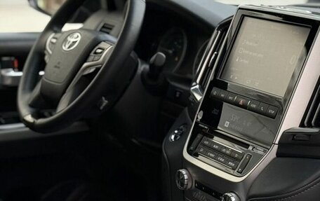 Toyota Land Cruiser 200, 2019 год, 6 400 000 рублей, 30 фотография