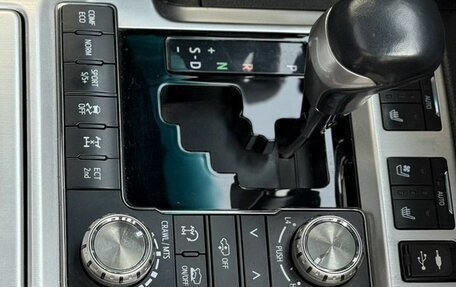 Toyota Land Cruiser 200, 2019 год, 6 400 000 рублей, 25 фотография