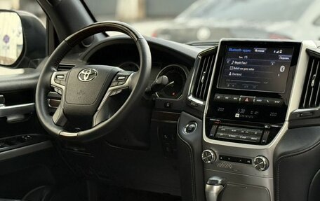 Toyota Land Cruiser 200, 2019 год, 6 400 000 рублей, 40 фотография