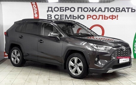 Toyota RAV4, 2021 год, 3 230 000 рублей, 3 фотография