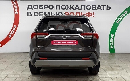 Toyota RAV4, 2021 год, 3 230 000 рублей, 5 фотография