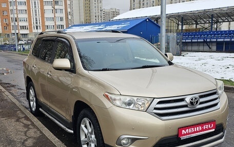 Toyota Highlander III, 2012 год, 2 500 000 рублей, 1 фотография