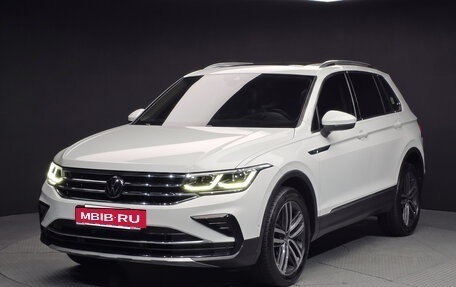 Volkswagen Tiguan II, 2022 год, 3 378 000 рублей, 1 фотография