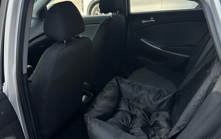 Hyundai Solaris II рестайлинг, 2011 год, 730 000 рублей, 5 фотография