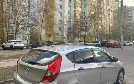 Hyundai Solaris II рестайлинг, 2011 год, 730 000 рублей, 3 фотография