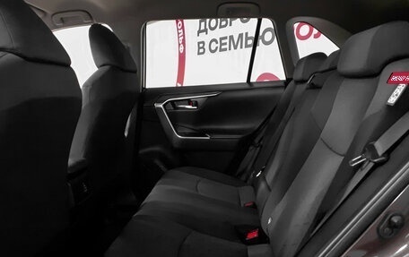 Toyota RAV4, 2021 год, 3 230 000 рублей, 10 фотография