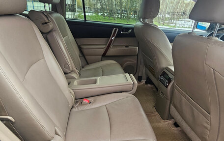 Toyota Highlander III, 2012 год, 2 500 000 рублей, 4 фотография