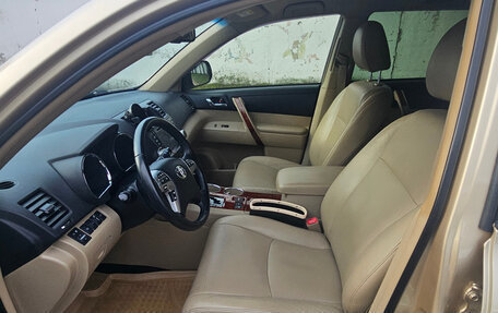 Toyota Highlander III, 2012 год, 2 500 000 рублей, 19 фотография