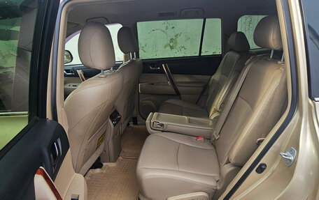 Toyota Highlander III, 2012 год, 2 500 000 рублей, 16 фотография