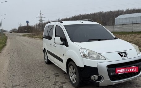 Peugeot Partner II рестайлинг 2, 2011 год, 550 000 рублей, 2 фотография