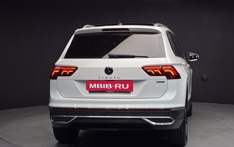 Volkswagen Tiguan II, 2022 год, 3 378 000 рублей, 4 фотография