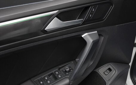 Volkswagen Tiguan II, 2022 год, 3 378 000 рублей, 25 фотография