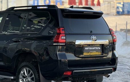 Toyota Land Cruiser Prado 150 рестайлинг 2, 2017 год, 5 300 000 рублей, 16 фотография