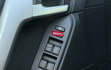 Toyota Land Cruiser Prado 150 рестайлинг 2, 2017 год, 5 300 000 рублей, 30 фотография