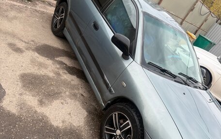 Mitsubishi Carisma I, 2002 год, 275 000 рублей, 1 фотография