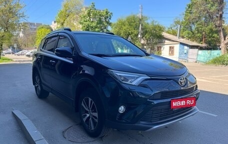 Toyota RAV4, 2018 год, 2 350 000 рублей, 3 фотография