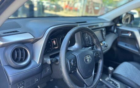 Toyota RAV4, 2018 год, 2 350 000 рублей, 11 фотография